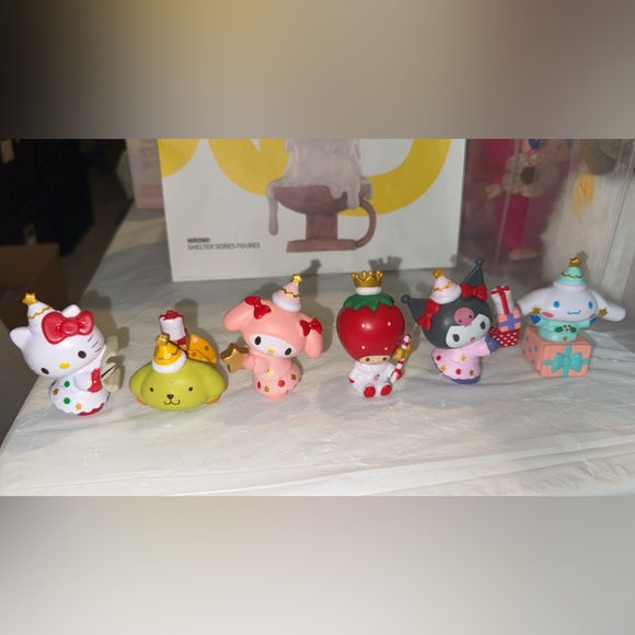 Pokemon Ice & Hello Kitty Cream Cone Figures - Orange, Blue, Yellow - Picture 5 of 7